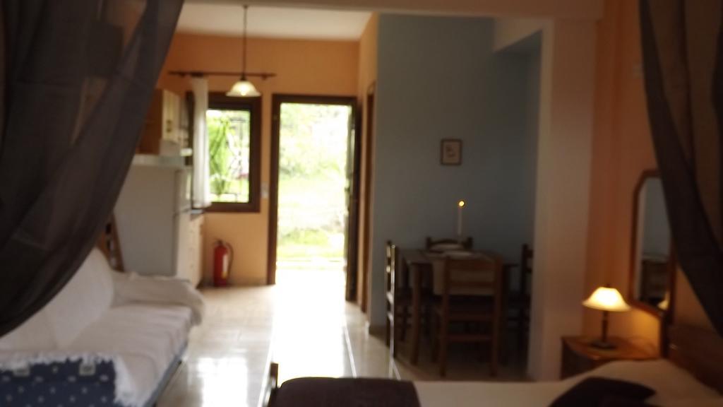 Pefka Studios & Apartments Vourvourou Ruang foto