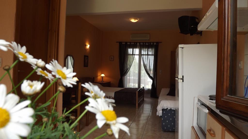 Pefka Studios & Apartments Vourvourou Ruang foto
