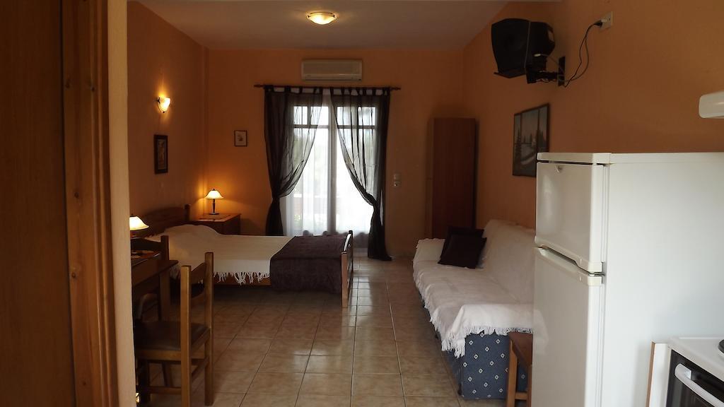 Pefka Studios & Apartments Vourvourou Ruang foto