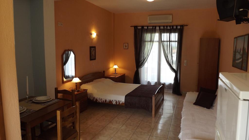 Pefka Studios & Apartments Vourvourou Ruang foto