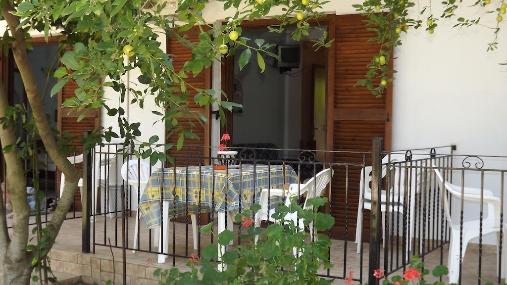 Pefka Studios & Apartments Vourvourou Bagian luar foto