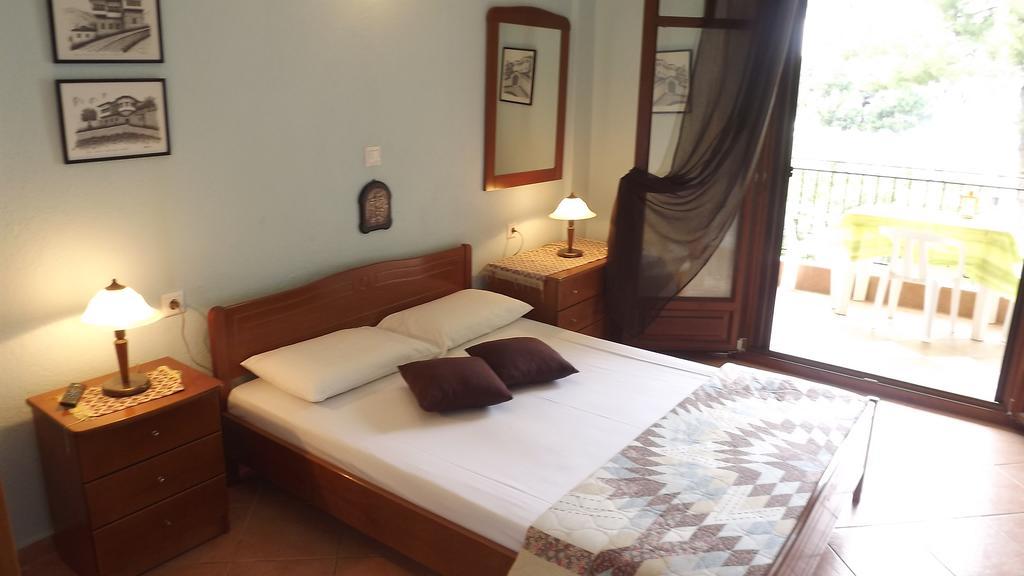 Pefka Studios & Apartments Vourvourou Bagian luar foto