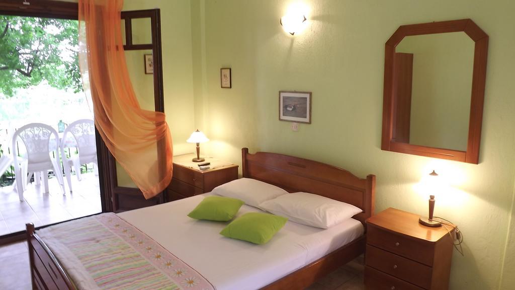 Pefka Studios & Apartments Vourvourou Bagian luar foto